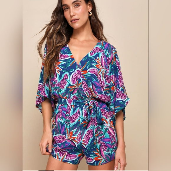 🌟Brand new with tags Lulus Rayon romper🌟 - Picture 6 of 16